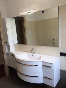 Ristrutturazione Bagni, Ellegi Snc, Milano, base con lavabo integrato, specchio