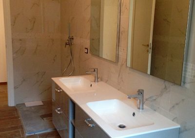 Ristrutturazione Bagni, Ellegi Snc, Milano, base con lavabo integrato, specchio, box doccia