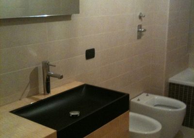 Ristrutturazione Bagni, Ellegi Snc, Milano, base con lavabo integrato, specchio, vasca, sanitari